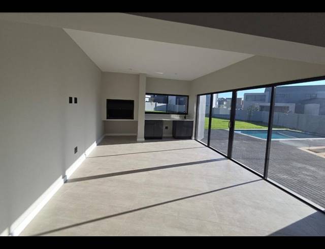 4 BEDROOM HOUSE FOR SALE IN MIDSTREAM HEIGHTS